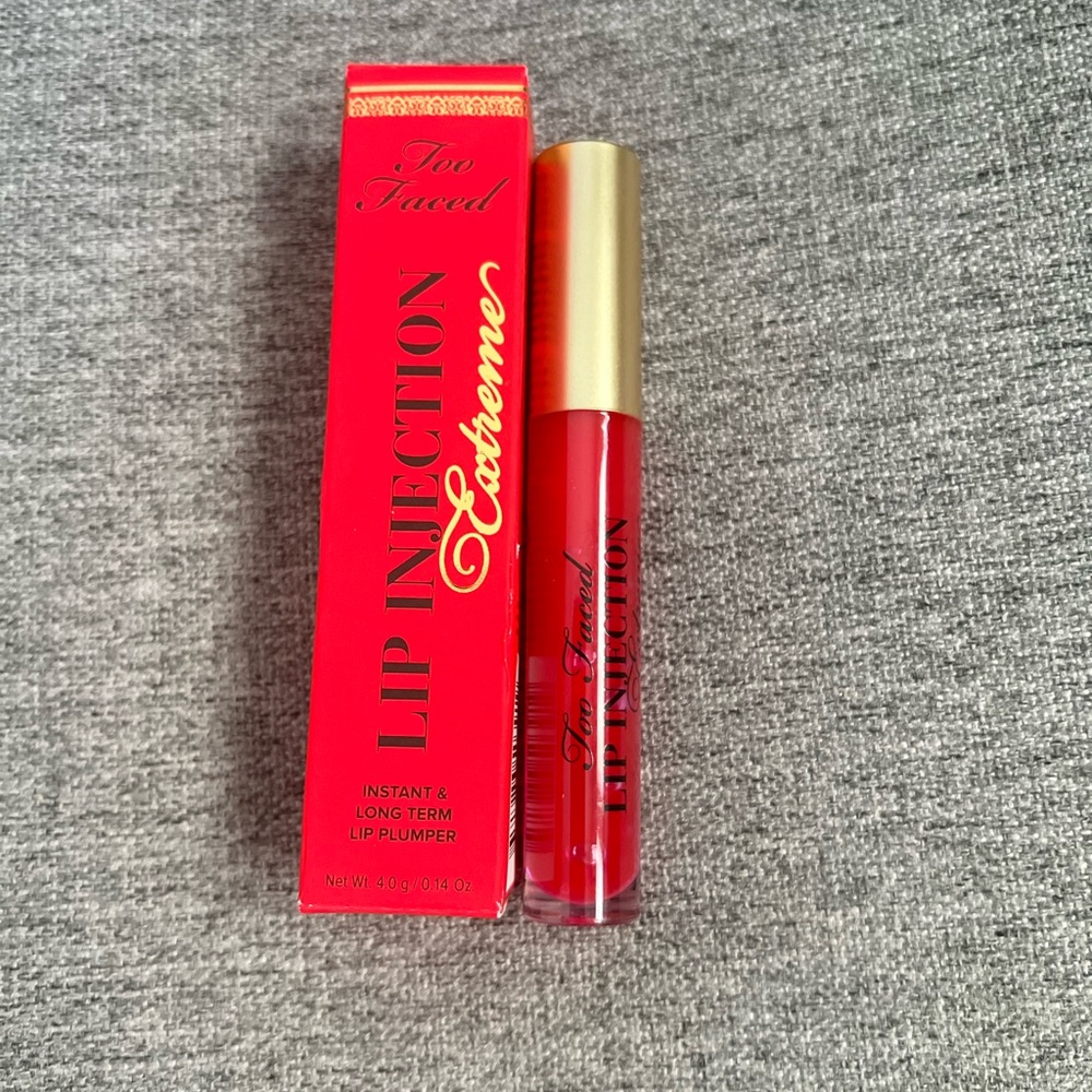 Too Faced Lip Injection Extreme - strawberry kiss